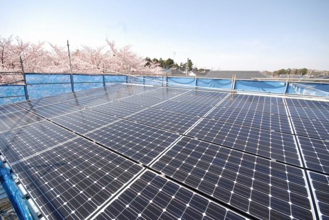 埼玉県川口市の注文住宅新築現? ?。イシンホー? 太陽光パネル10kw超のソーラーパネル