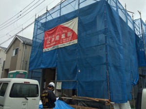 埼玉県川口市の注文住宅H様邸新築工事。外壁工事中です。