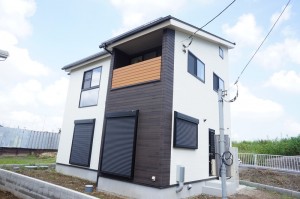 埼玉県三郷市イシンホーム注文住宅10.8kW太陽光発電搭載M様邸