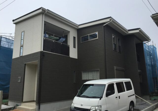 ボルダリングと雲梯のある売電型シンプルモダン住宅(EXY)