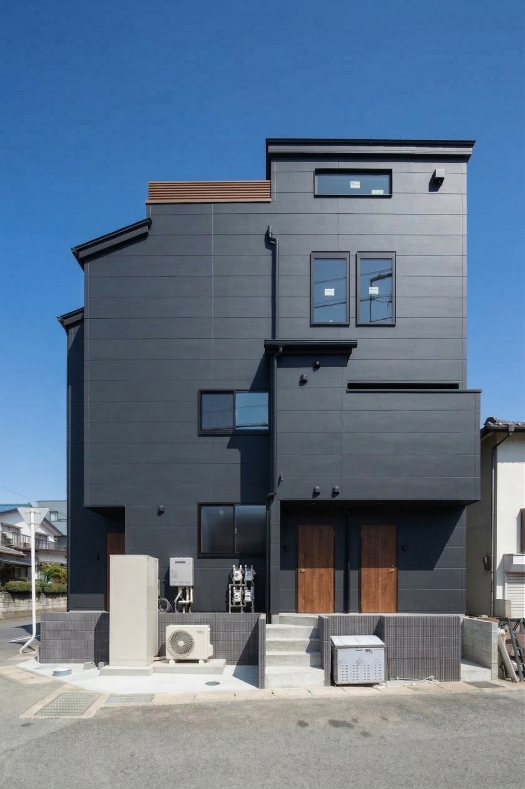 【外観】洗練された都会的ブラックモダン