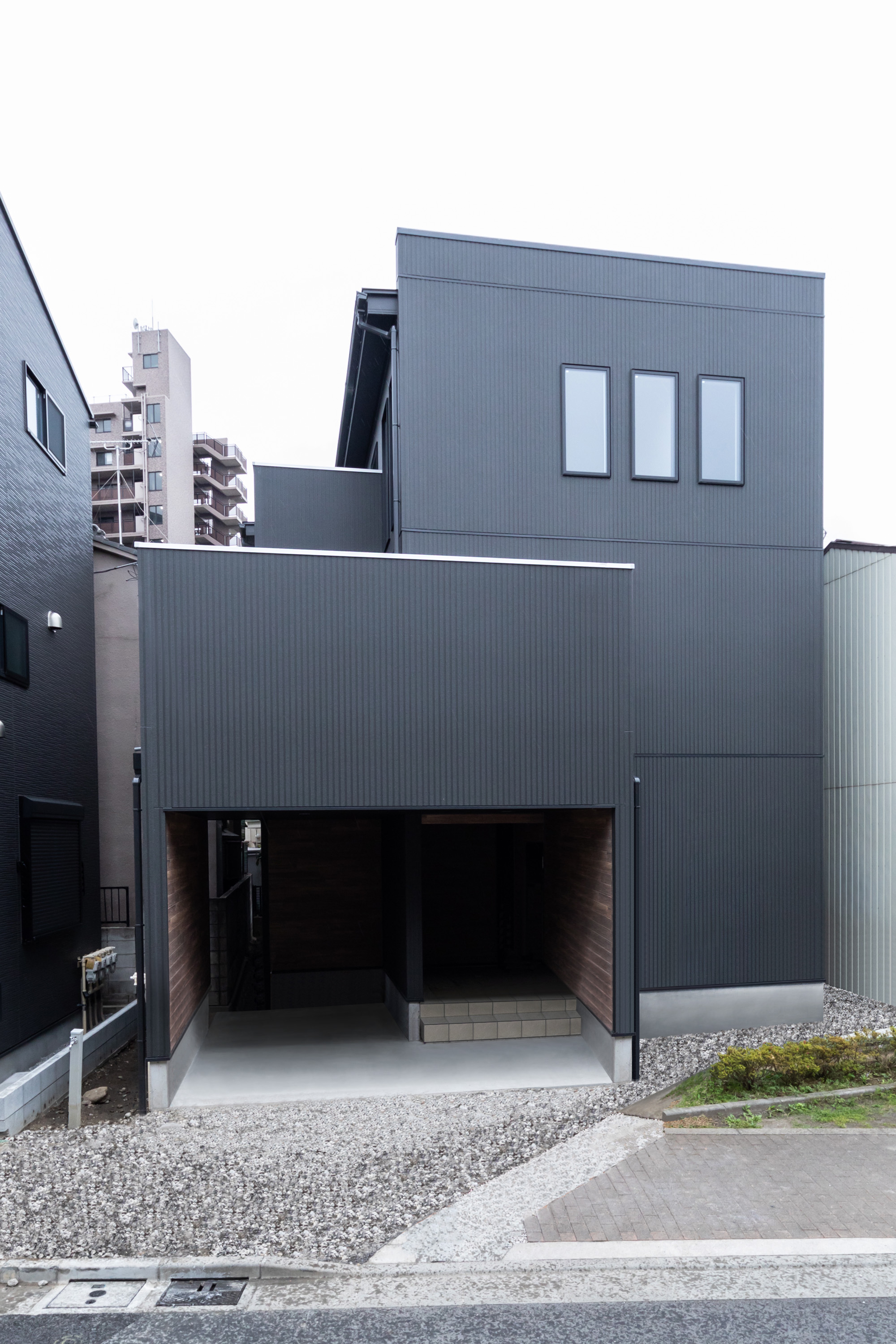 ガレージハウスMC1300 高級賃貸ガレージハウスinCELL | THE MAGARIGAWA CLUBから車で