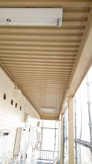 【三郷市】エムタウンハイツ天井中塗り上塗り (1)