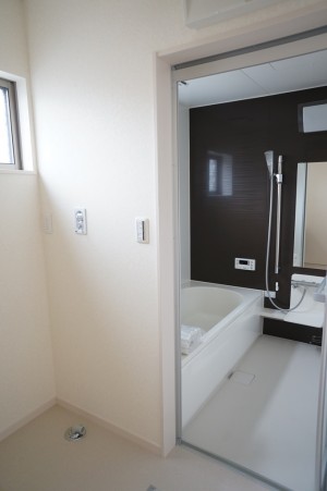 【吉川市】U様邸キューブ型住宅新築工事 (7)