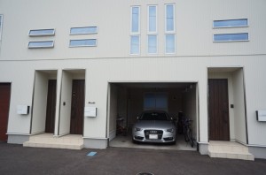 スクエアカーサ