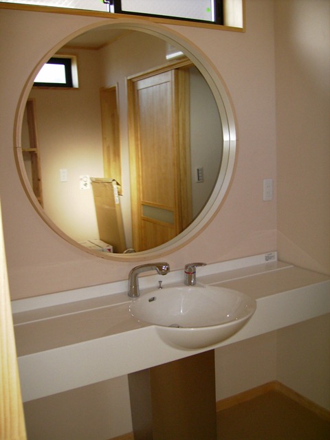 【埼玉県三郷市】大きな木製バルコニー！木をふんだんに使った注文住宅