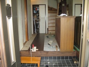 【埼玉県吉川市】M様床内装クロス上貼り工事 (3)