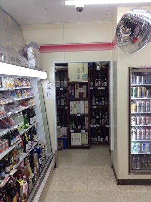 コンビニエンスストア間仕切り撤去改修後