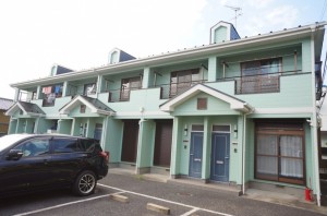 【埼玉県三郷市】S様アパート塗装工事は塗装が完了し足場解体をいたしました。松井産業株式会社